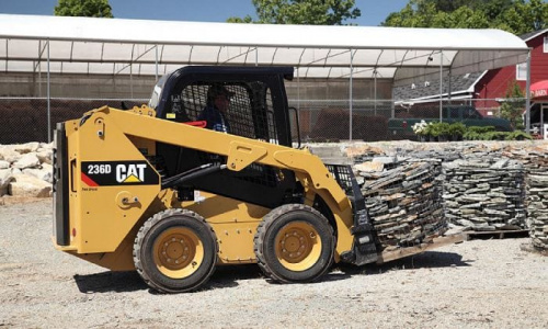 Мини-погрузчик Cat 236D3
