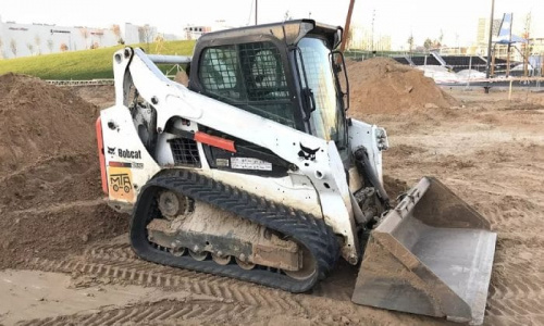 Мини-погрузчик Bobcat Т590 болотный