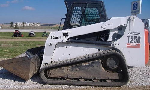 Мини-погрузчик Bobcat T250